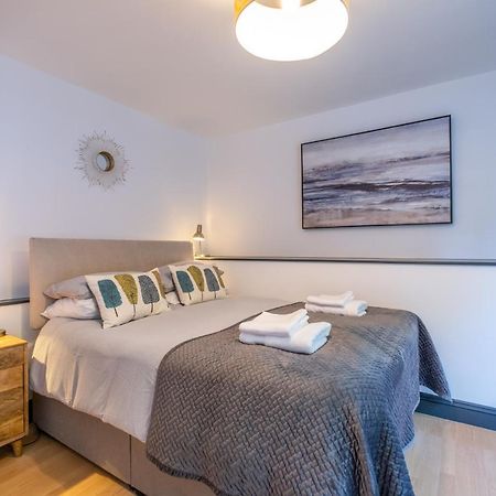 Modern Apt Near Gardens With Large Decking Area - Vivre Retreats Bournemouth Exterior foto