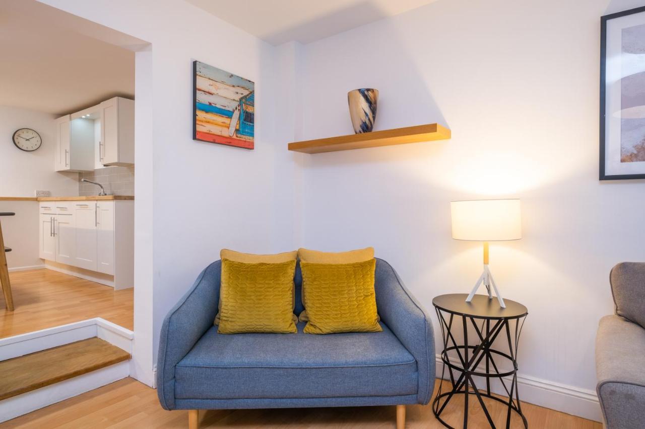 Modern Apt Near Gardens With Large Decking Area - Vivre Retreats Bournemouth Exterior foto