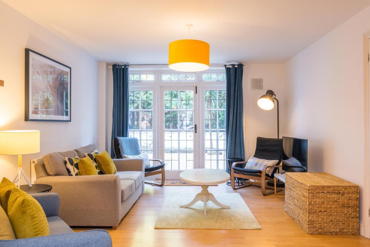 Modern Apt Near Gardens With Large Decking Area - Vivre Retreats Bournemouth Exterior foto